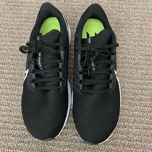 BRAND NEW (worn once) Nike Pegasus Shoes